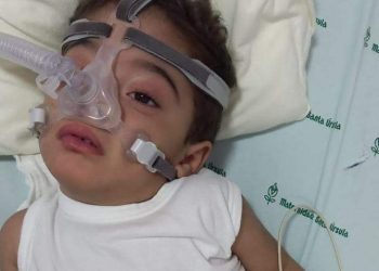 Família tenta descobrir diagnóstico de bebê do ES que não fala e não anda