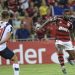 Flamengo vence Talleres e assume a liderança isolada do Grupo H
