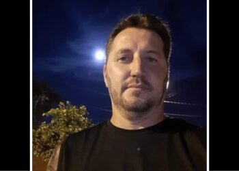Homem é assassinado a tiros na saída de bar após carona em Baixo Guandu