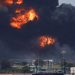 Cuba tenta controlar maior incêndio da história em tanque de petróleo Cuba tenta controlar maior incêndio da história em tanque de petróleo