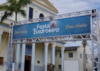 FESTA DO PADROEIRO l 4º Dia de Novena teve benção especial para os Consagrados, Veja as fotos: