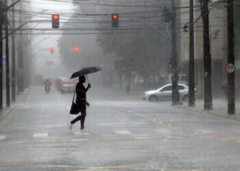 Institutos emitem alertas de tempestade, frio, ventos fortes e até geada para todo o ES