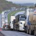 Caminhoneiros voltam a bloquear rodovias em ao menos três estados