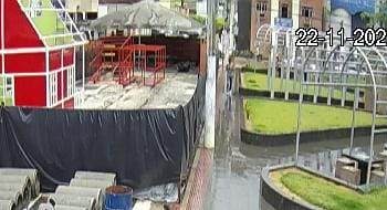 Ornamentação natalina começa a ser montada no centro de Barra de São Francisco