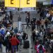 Aeronautas mantém greve marcada para esta segunda-feira Aeronautas mantém greve marcada para esta segunda-feira