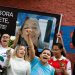 Vigília homenageia vítimas de ataque em escola de São Paulo