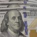 Dólar fecha em queda e mercado aguarda decisões do Copom e Fed