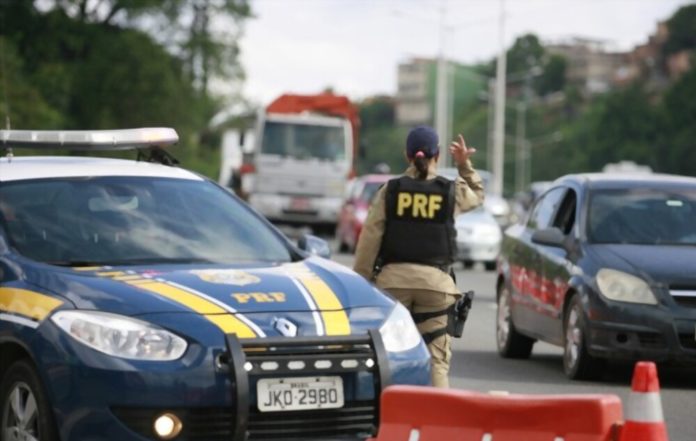PRF intensifica fiscalização nas rodovias federais do Espírito Santo durante o feriado de Corpus Christi