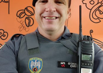 Com honras, Sargento RR Firmino se aposenta da Polícia Militar, após 29 anos de serviços prestados a população do ES / Vídeo