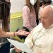 Papa deixa hospital “em melhor forma do que antes”, diz médico Papa deixa hospital “em melhor forma do que antes”, diz médico