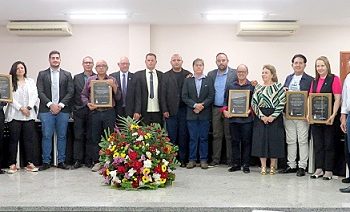 Moção de Aplausos reuniu comerciantes e produtores nesta segunda 17