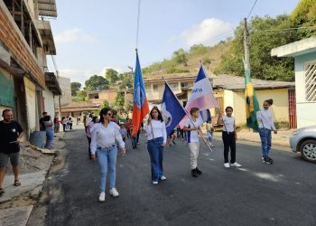 Escolas municipais de Vila Luciene e Vila Paulista promovem desfile cívico escolar