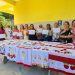 Moradoras da Vila João Gomes recebem certificado no encerramento do curso de Pintura em Tecidos