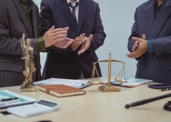TCE-ES entende que honorários de procuradores e advogados públicos devem respeitar teto constitucional