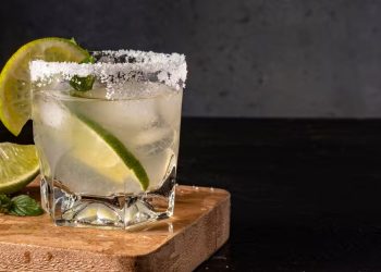 São Roque do Canaã realiza Festival da Cachaça com música, gastronomia e a maior caipirinha do Espírito Santo