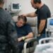 Carlos Bolsonaro relata estado emocional de Jair Bolsonaro em visita hospitalar