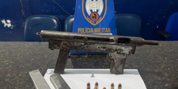 Polícia Militar apreende submetralhadora após denúncia de disparos em Mantenópolis