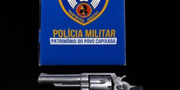 Polícia Militar apreende revólver durante ação no bairro Vila Landinha em Barra de São Francisco