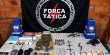 Operação da PM apreende armas, drogas e motos usadas no tráfico em Água Doce do Norte Operação da PM apreende armas, drogas e motos usadas no tráfico em Água Doce do Norte
