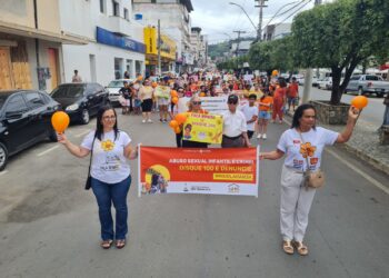 Caminhada do Maio Laranja mobiliza comunidade em Barra de São Francisco no combate à violência sexual infantil